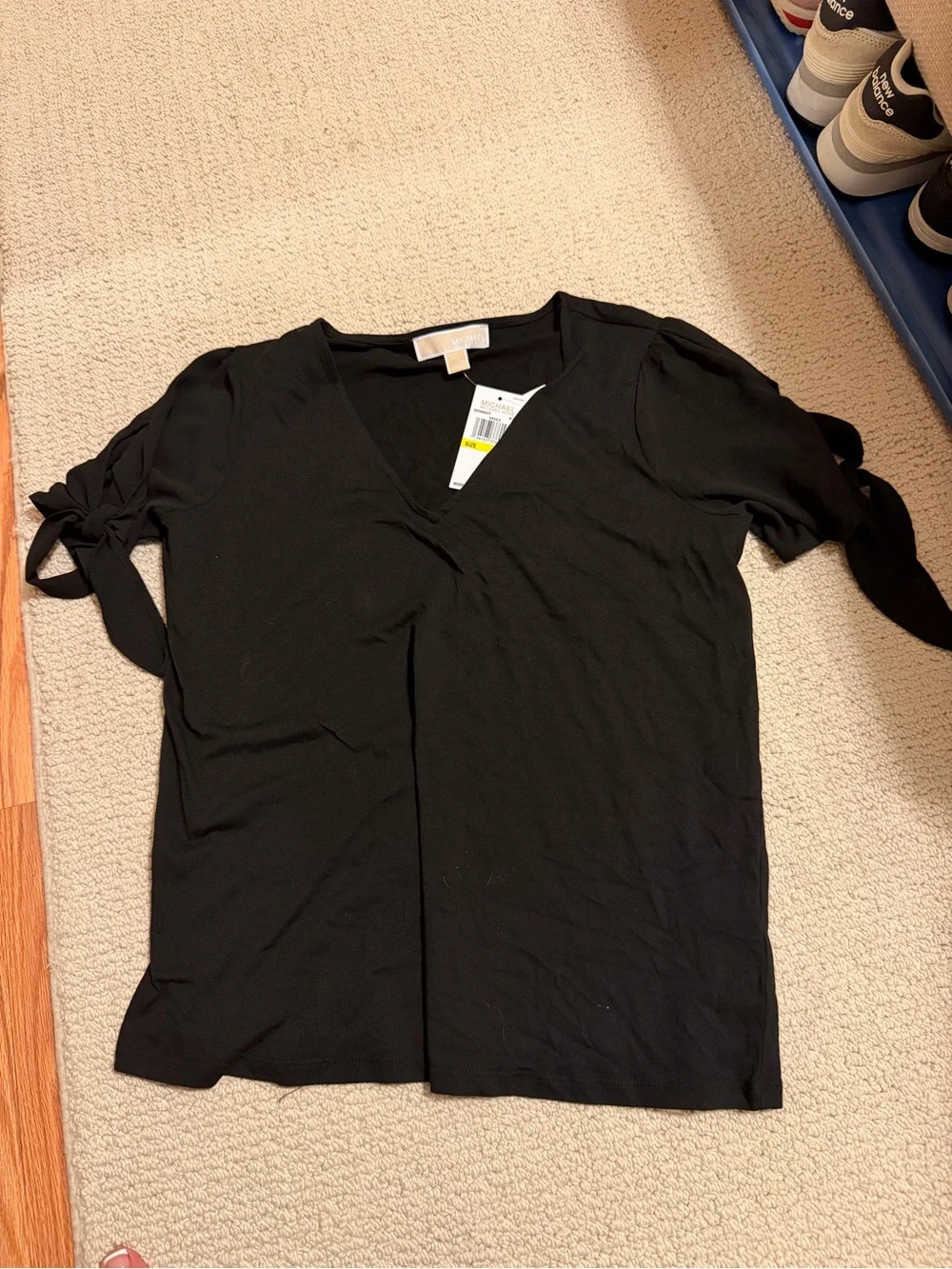 Michael Kors Black V-Neck Tie Sleeve Blouse